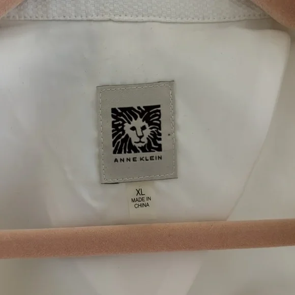 Anne Klein , white jacket size medium- large, tag says XL but fits best large - Picture 2 of 4